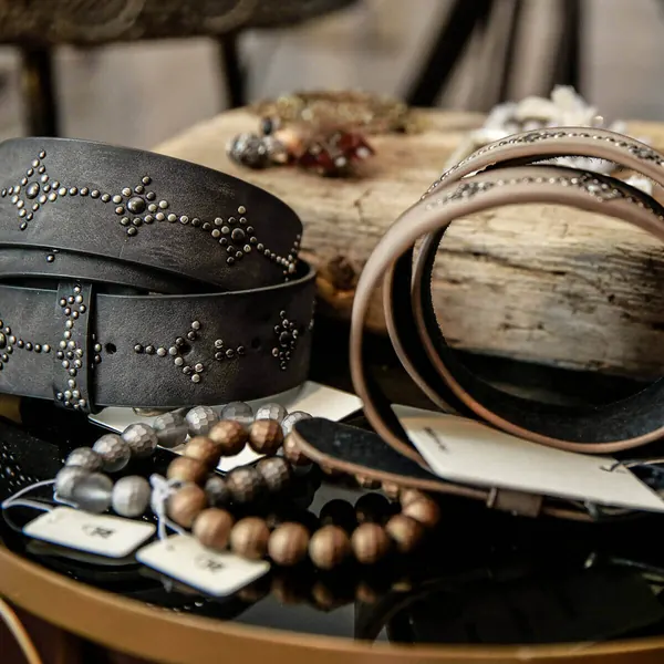 Gürtel und Accessoires